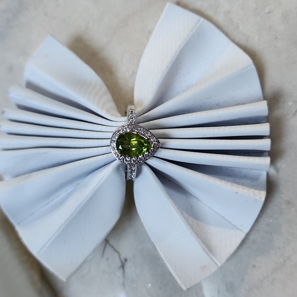 Peridot and CZ ring - Picture 9 of 9